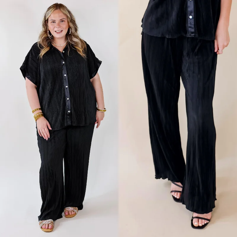 Walking In Paradise Plissé Drawstring Pants in Black